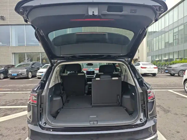 Volkswagen ID.6 Crozz — Фото автомобиля 15