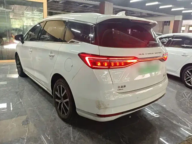 BYD Song MAX — Фото автомобиля 4