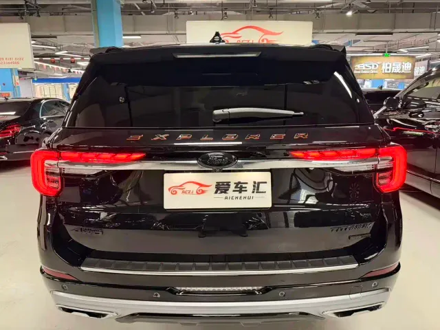 Ford Explorer — Фото автомобиля 19