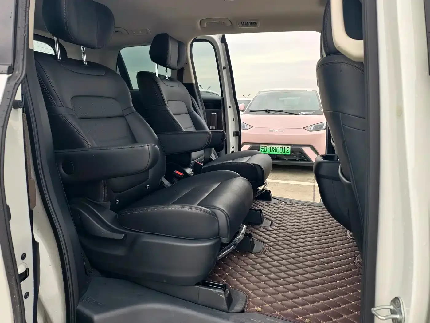 GAC Trumpchi Trumpchi E8 NEV 2025 150km PRO+ — Фото автомобиля 11