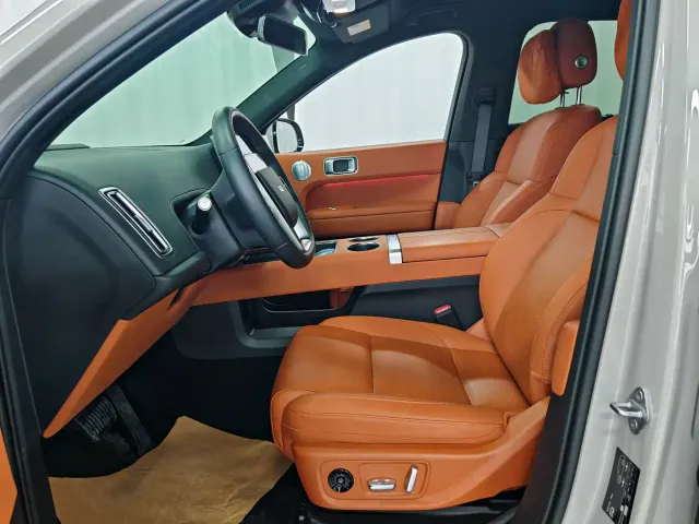 Li Auto L6 — Фото автомобиля 9