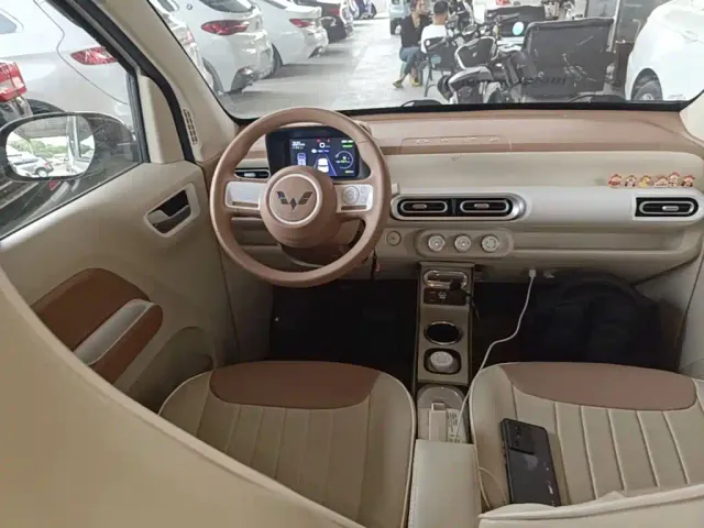 Wuling Hongguang Mini EV — Фото автомобиля 10