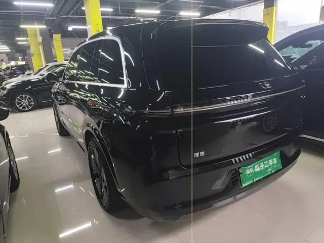 Li Auto L8 — Фото автомобиля 4