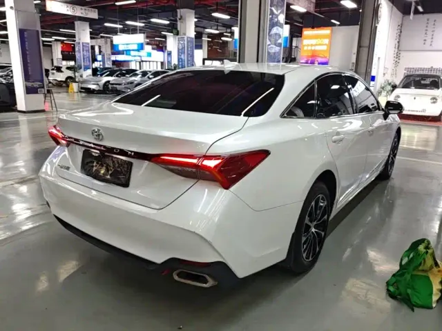 Toyota Avalon — Фото автомобиля 6