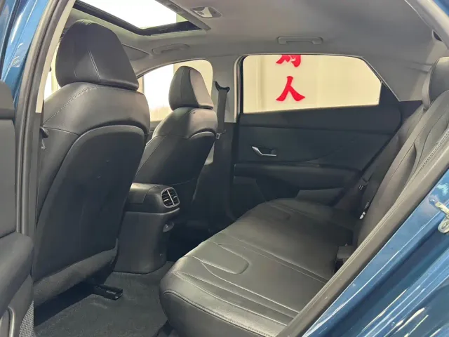 Hyundai Elantra — Фото автомобиля 8