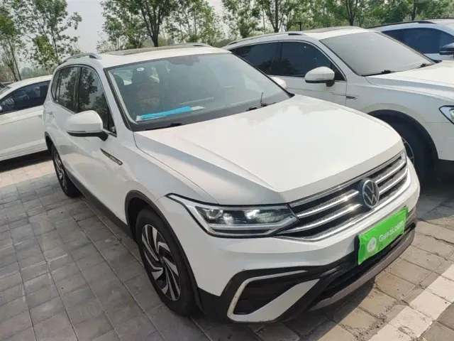 Volkswagen Tiguan L — Фото автомобиля 3