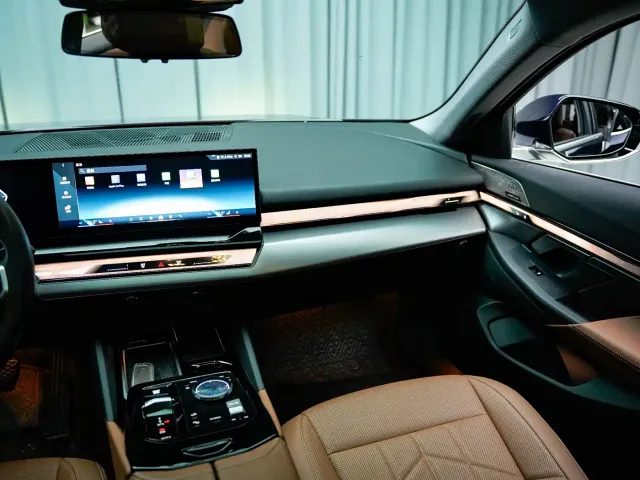 BMW 5 Series — Фото автомобиля 7