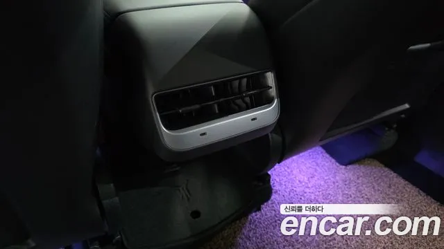 Tesla Model Y — Фото автомобиля 28