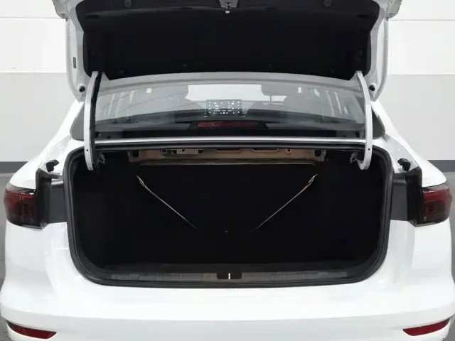 Geely Emgrand — Фото автомобиля 16