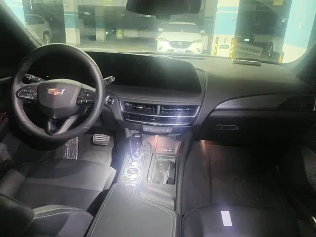 Cadillac CT5 — Фото автомобиля 11