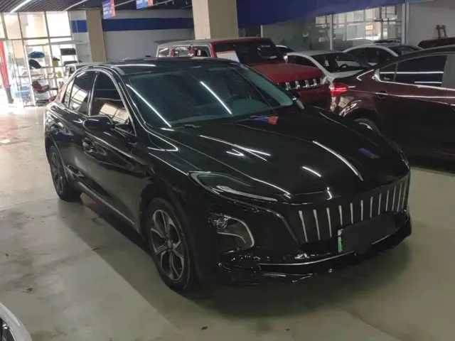 Hongqi E-QM5 — Фото автомобиля 3