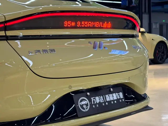IM Motors L6 — Фото автомобиля 24
