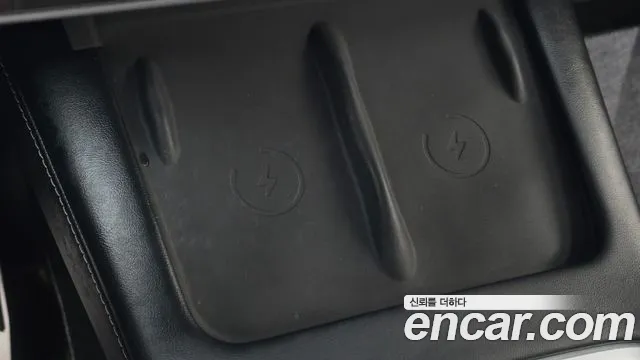 Tesla Model Y — Фото автомобиля 24