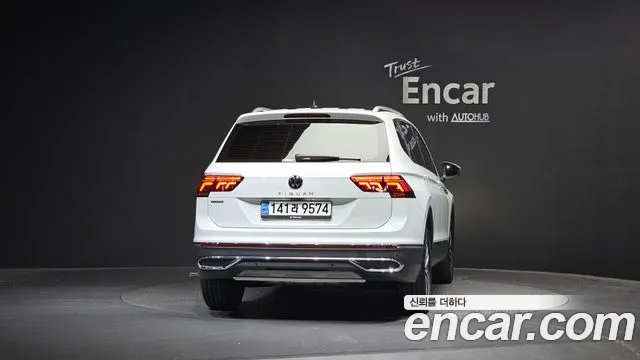 Volkswagen Tiguan — Фото автомобиля 4