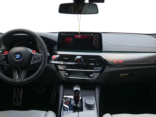 BMW M5 — Фото автомобиля 14