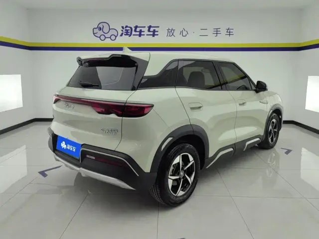 BYD Yuan UP — Фото автомобиля 3
