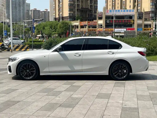 BMW 3 Series — Фото автомобиля 8