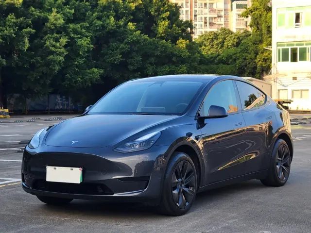 Фотография автомобиля — Tesla Model Y