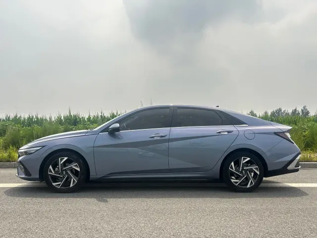 Hyundai Elantra — Фото автомобиля 7