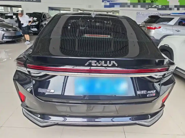Dongfeng Yixuan MAX — Фото автомобиля 3