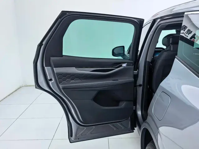 Ford Edge — Фото автомобиля 23