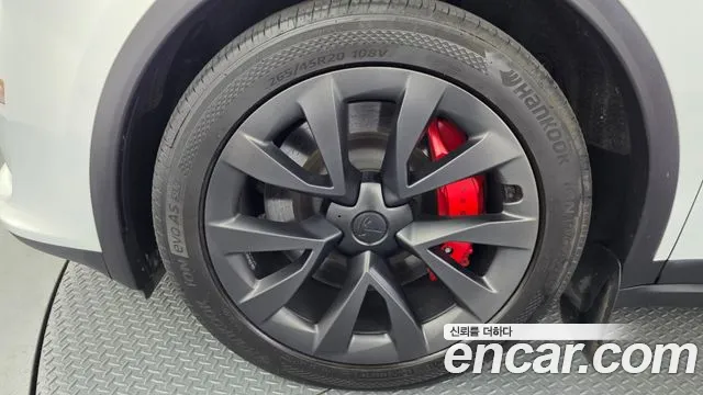 Tesla Model X — Фото автомобиля 5