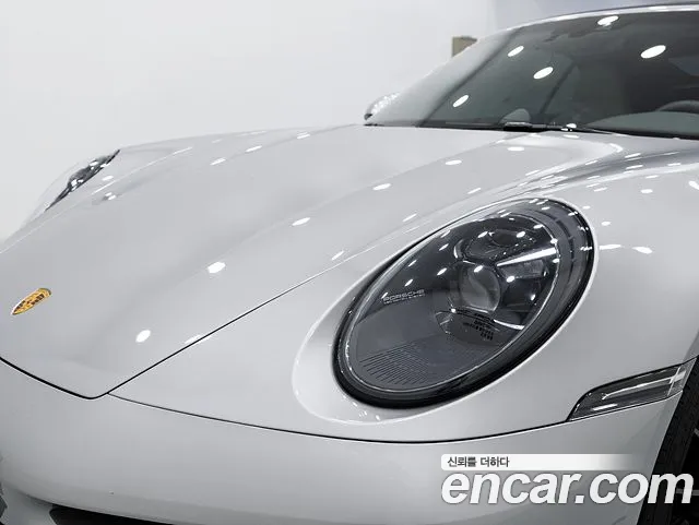 Porsche 911 992 — Фото автомобиля 11