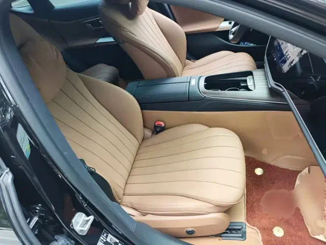 Mercedes-Benz E-Class — Фото автомобиля 24