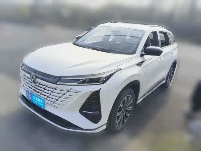 Фотография автомобиля — Changan CS75 Plus