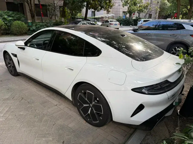 Xiaomi SU7 — Фото автомобиля 8
