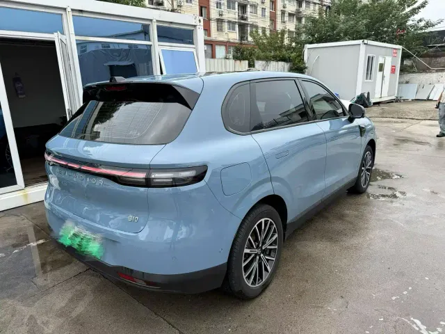 Leapmotor B10 — Фото автомобиля 9