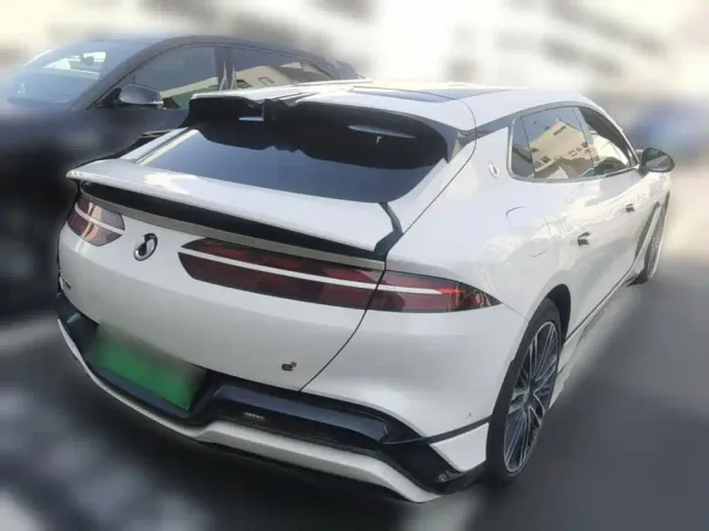 Denza Z9GT — Фото автомобиля 9