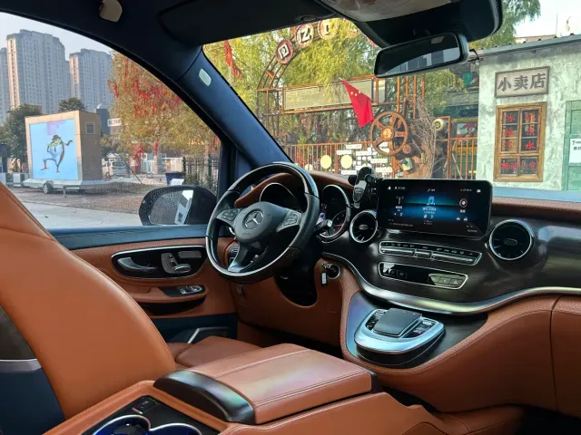 Mercedes-Benz V-Class — Фото автомобиля 8