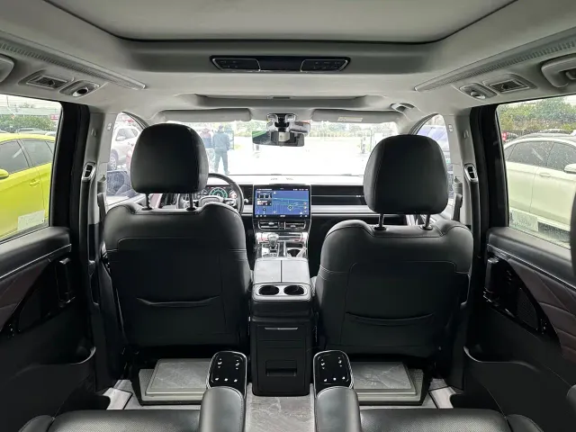 GAC Trumpchi M8 — Фото автомобиля 6