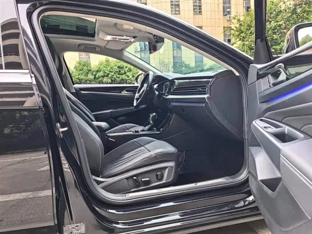 Volkswagen Passat — Фото автомобиля 7