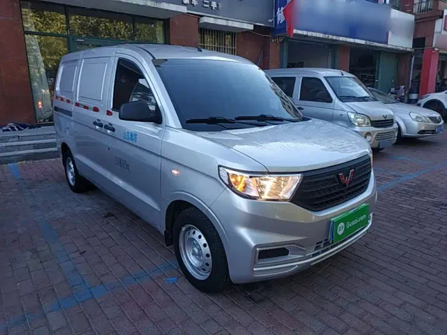 Wuling Hongguang V — Фото автомобиля 3