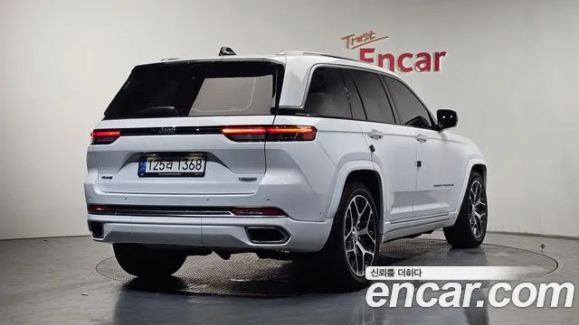 Jeep Cherokee — Фото автомобиля 2