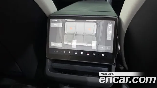 Tesla Model Y — Фото автомобиля 25