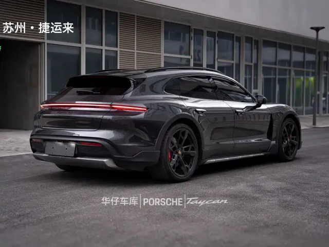 Porsche Taycan — Фото автомобиля 11