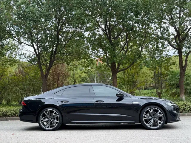 Audi A7L — Фото автомобиля 9
