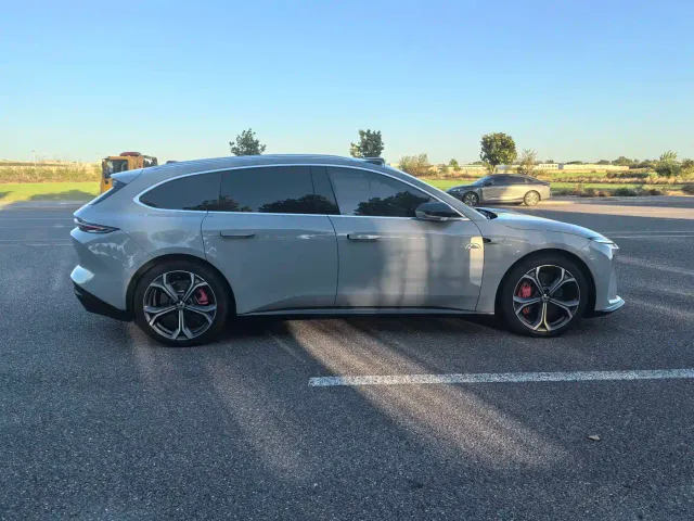 Nio ET5 Touring — Фото автомобиля 8