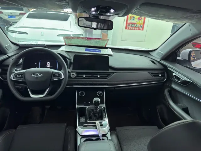 Chery Tiggo 8 — Фото автомобиля 9