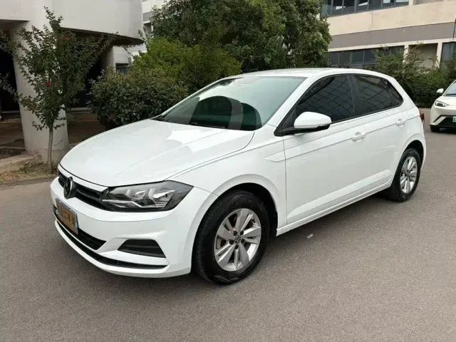 Фотография автомобиля — Volkswagen Polo