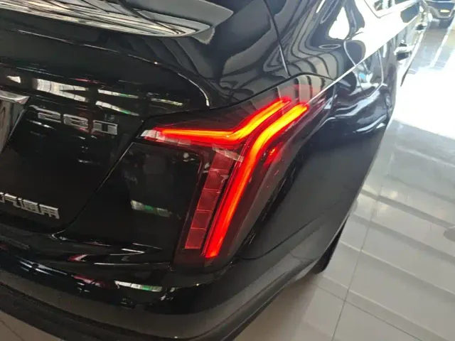 Cadillac CT5 — Фото автомобиля 7