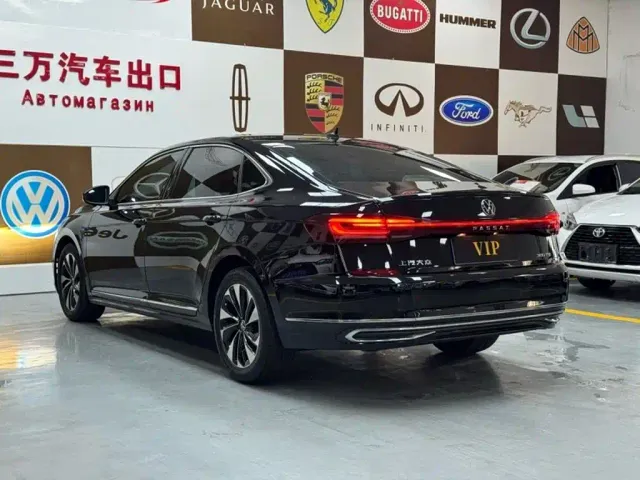 Volkswagen Passat — Фото автомобиля 4