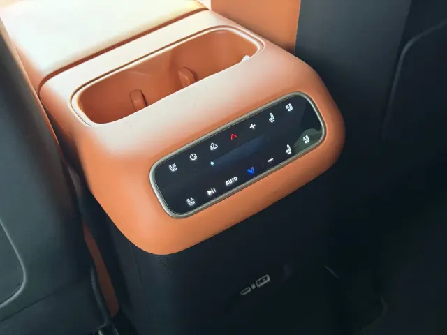 Leapmotor C16 — Фото автомобиля 17