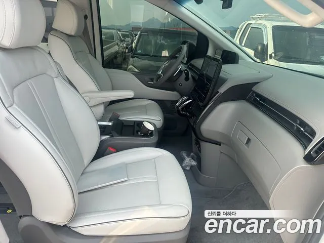 Hyundai Staria Staria 4WD Lounge 9 мест — Фото автомобиля 16