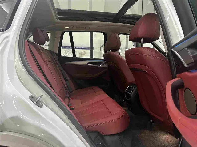 BMW iX3 — Фото автомобиля 17