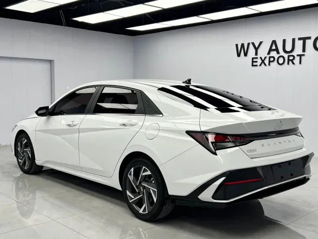 Hyundai Elantra — Фото автомобиля 2