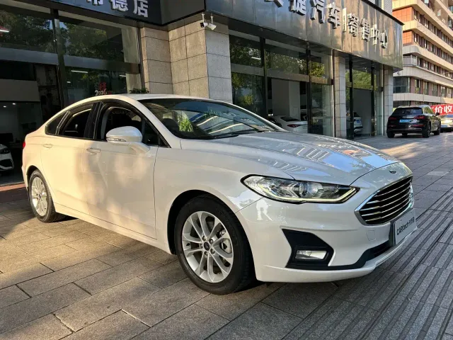 Ford Mondeo — Фото автомобиля 2